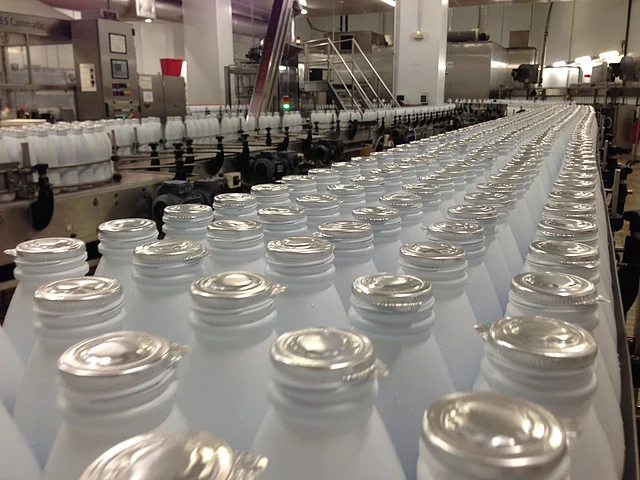 পাস্তুরাইজেশন পদ্ধতিতে তরল খাদ্য, বিশেষ করে পনিরের প্রধান উপকরণ দুধ থেকে অতি ক্ষুদ্র, অতি ভয়ংকর প্রাণঘাতী অণুজীব নির্মূল করা সম্ভব  