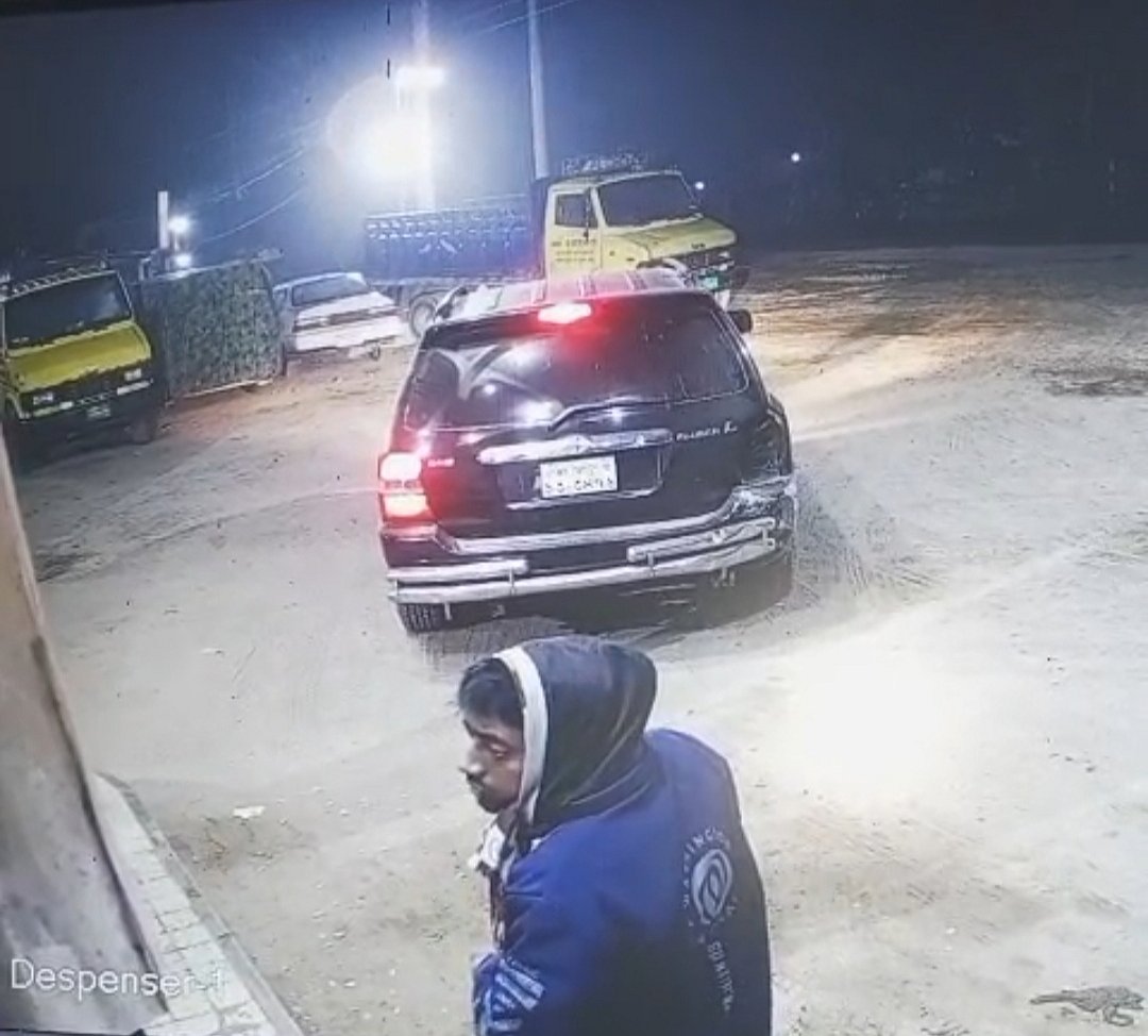 টাকা চাওয়ায় ফিলিং স্টেশনের কর্মীকে গাড়িচাপা দিয়ে হত্যা, গাড়িমালিক সাবেক বিএনপি নেতা ও চালক আটক