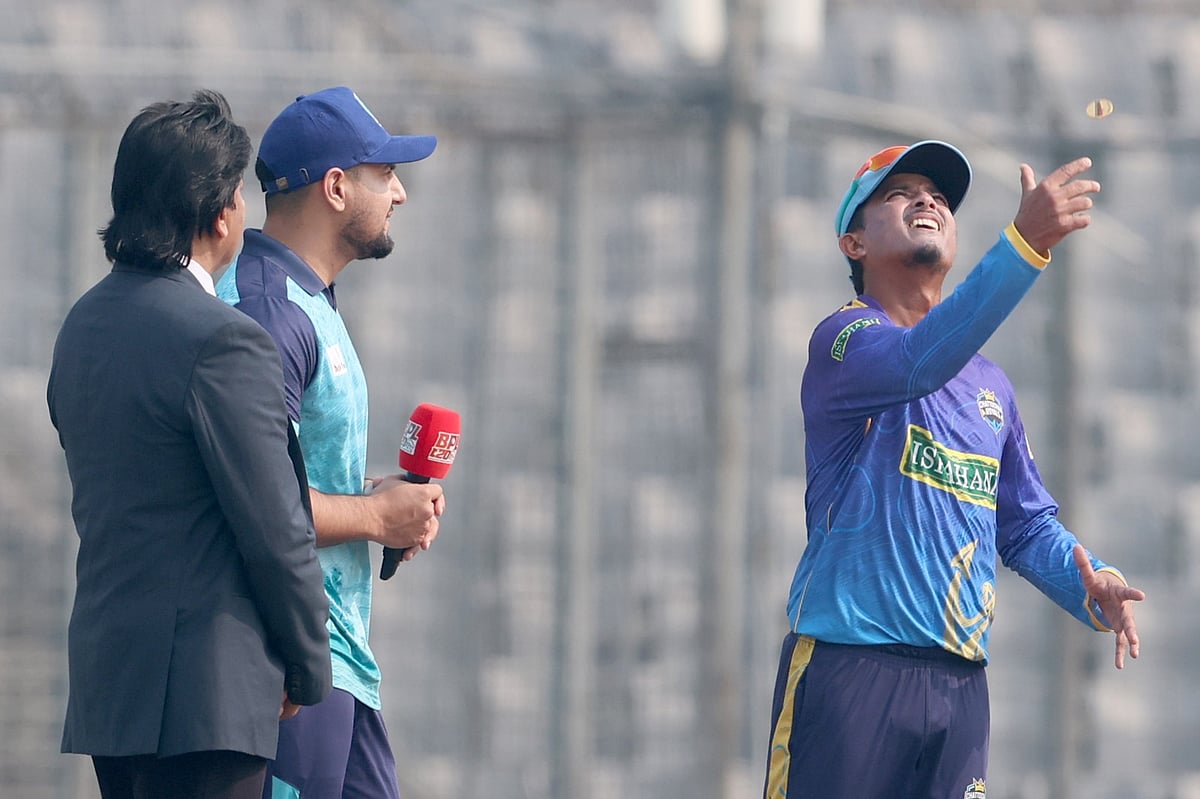 বিপিএল: টসে জিতে চট্টগ্রামের বোলিংয়ের সিদ্ধান্ত