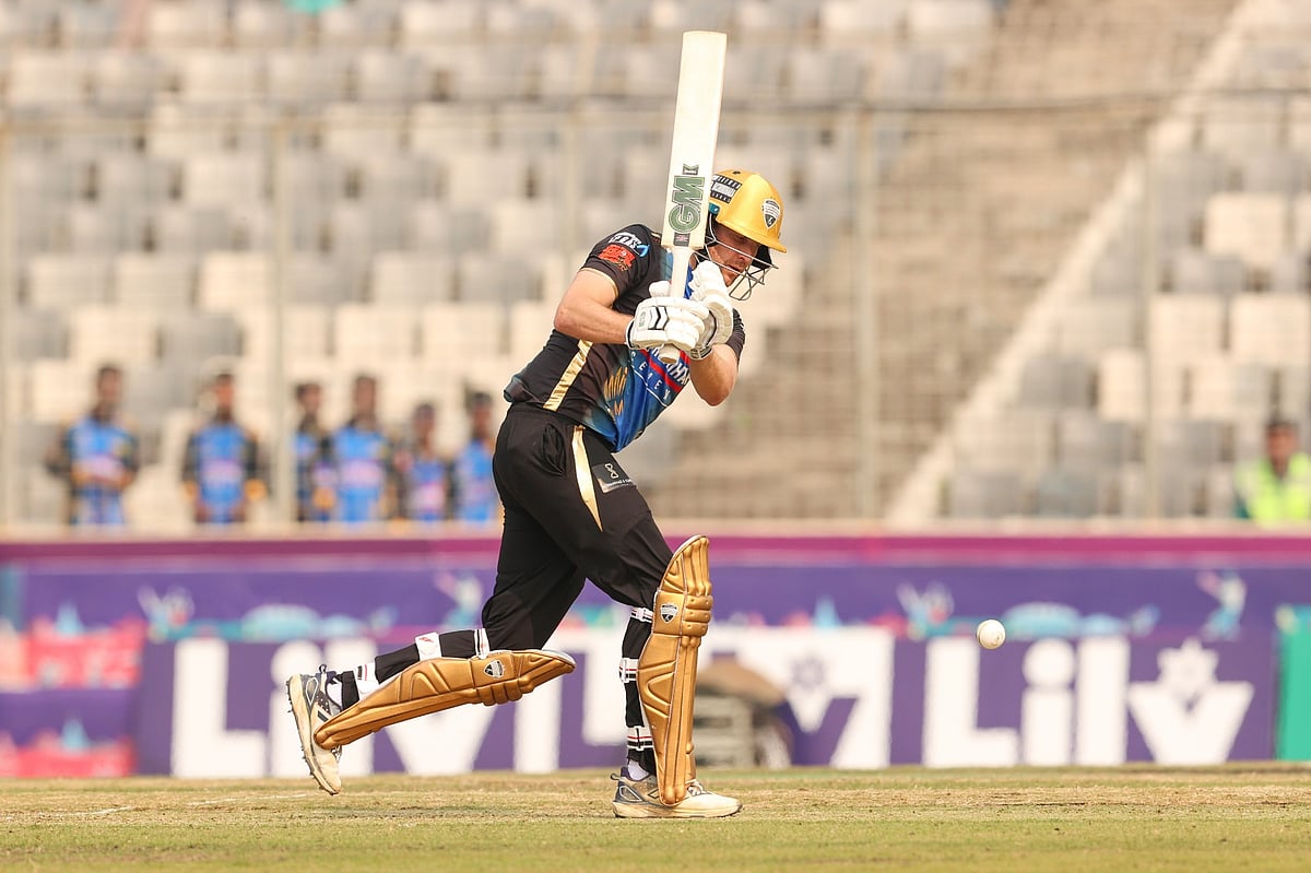 বিপিএল: টানা দুই বলে হৃদয়ের দুই ক্যাচ ছাড়ল ঢাকা