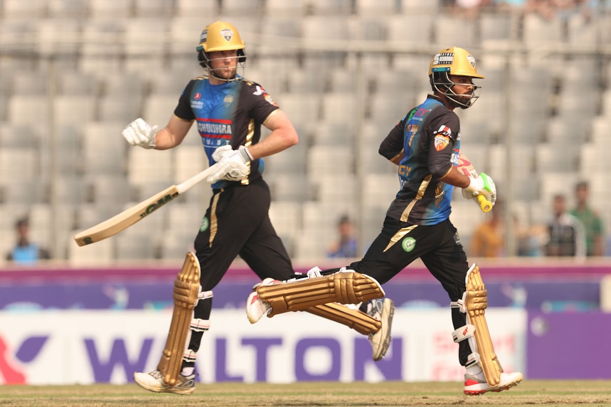 বিপিএল: ৭৮ রান করা ম্যালানকে বোল্ড করলেন তাসকিন, ভাঙল ১২৬ রানের জুটি