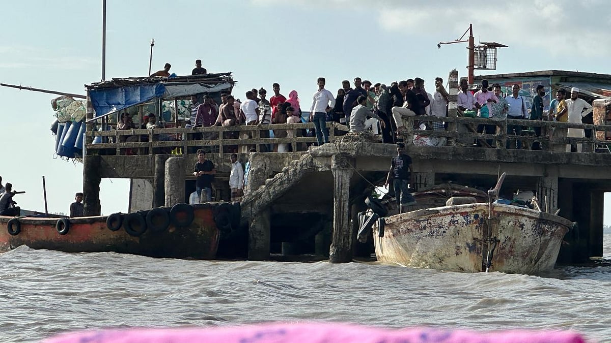 জরাজীর্ণ মগনামা জেটি নিয়ে দুর্ভোগে দেড় লাখ বাসিন্দা