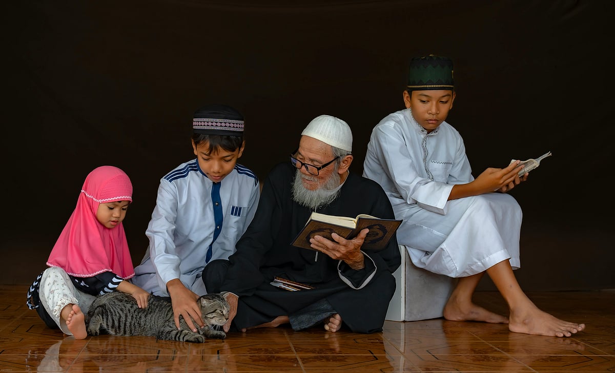 উপহার প্রদানে সন্তানদের মাঝে বৈষম্য করা অন্যায়