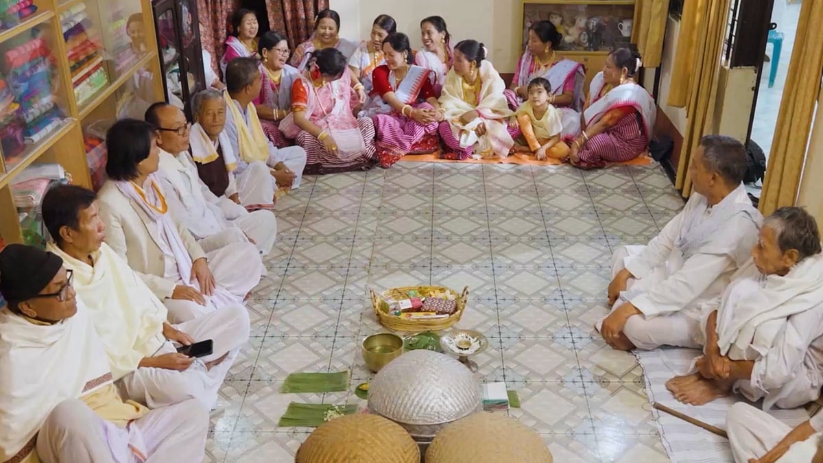 কনের বাড়িতে বরের পরিবার—যেমন হয় মণিপুরী বিয়ের বাগদান অনুষ্ঠান | স্যান্ডালিনা বর্ণিল বিয়ে : সিজন–৩