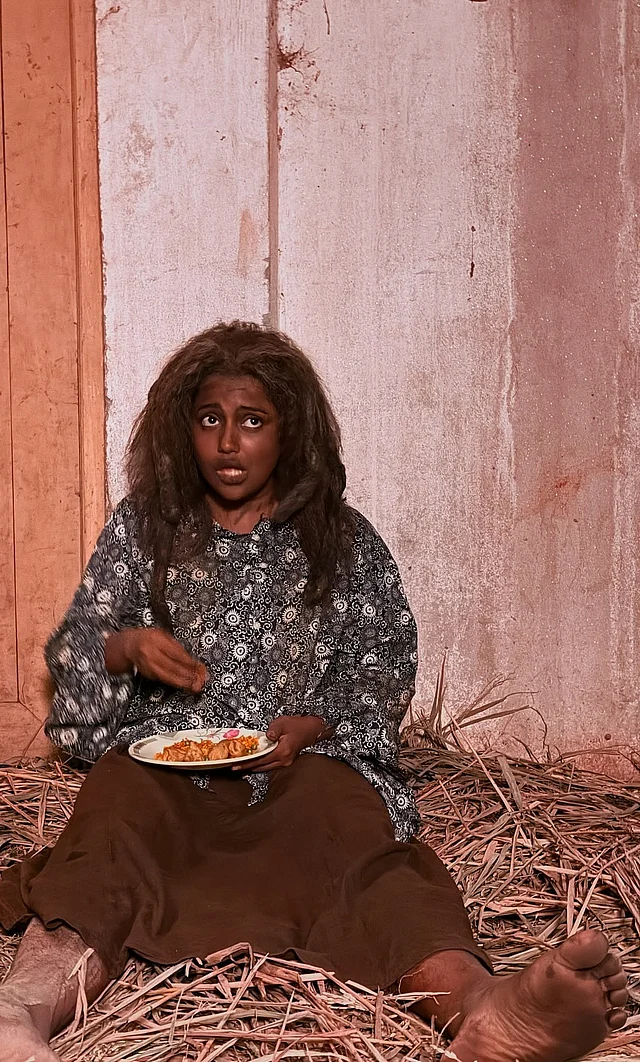 চেনাই যাচ্ছে না মাহিকে ভবঘুরে মানসিক ভারসাম্যহীন মেয়েটির লুকে