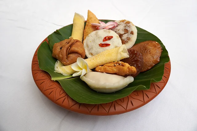 শীতের পিঠা মানেই যে অতিরিক্ত চিনি আর স্বাস্থ্যঝুঁকি—এমন ধারণা বদলানোর সময় এসেছে। আধুনিক চিনির এই বিকল্পগুলো ব্যবহার করে ঘরেই বানানো যায় স্বাস্থ্যকর ও সুস্বাদু পিঠা