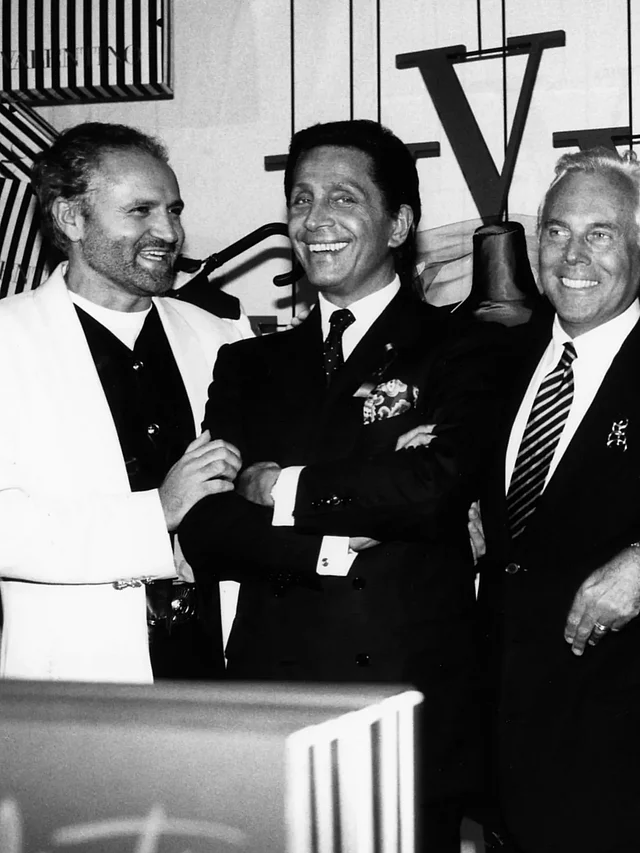 রইল না কেউ