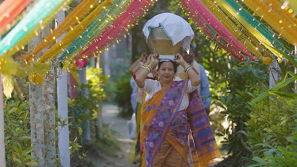 যেভাবে শুরু হয় মণিপুরী বিয়েতে বর–কনের নতুন জীবনের পথে যাত্রা | স্যান্ডালিনা বর্ণিল বিয়ে : সিজন–৩