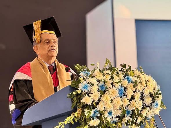 ডিগ্রি আমাদের সুযোগ দেয়, শিক্ষা দায়িত্ববোধ শেখায়