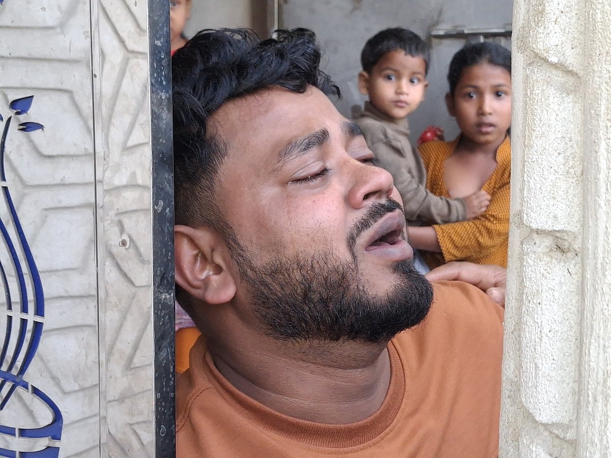 ‘ছেলের আকিকা দিছে এক সপ্তাহ আগে, আজ খাটিয়ায় লাশ হয়ে শুয়ে আছে’