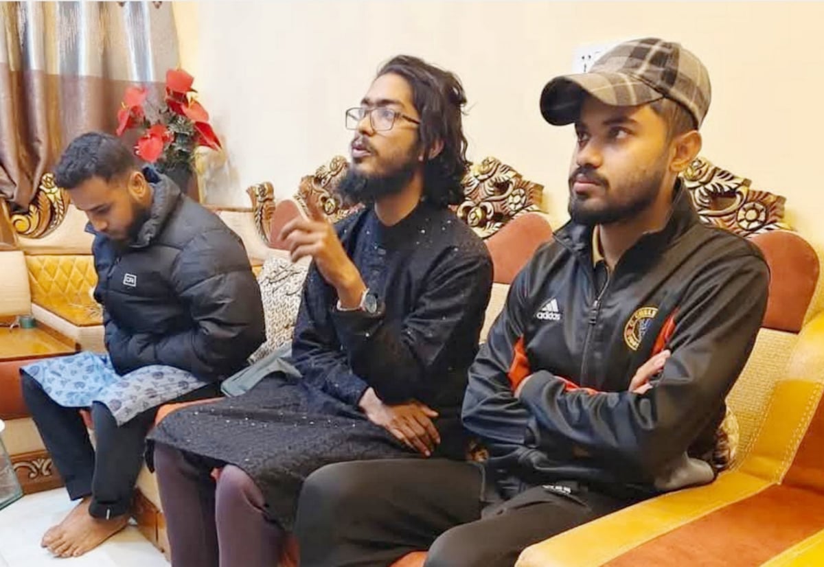 যুবলীগ নেতার বাড়িতে এনসিপির প্রতিনিধি পরিচয়ে ২০ লাখ টাকা চাঁদা দাবি, গ্রেপ্তার ৩