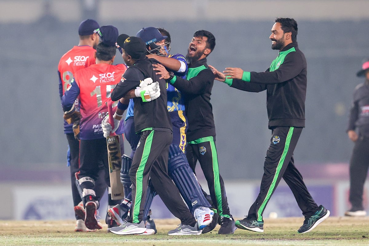 বিপিএল: চট্টগ্রামকে ফাইনালে তুললেন অধিনায়ক মেহেদী