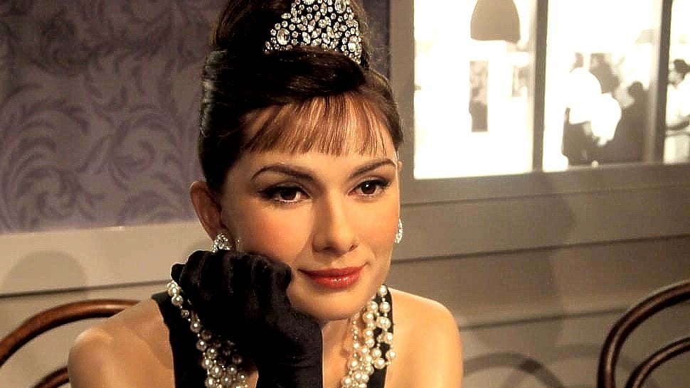 অড্রে হয়ে ওঠেন আধুনিক নারীর নতুন সংজ্ঞা