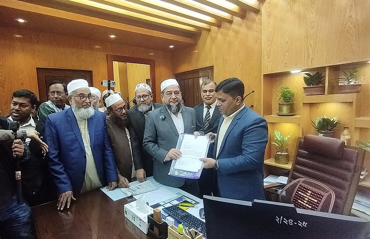 মুফতি ফয়জুল করীমের আসনে সরে দাঁড়ালেন জামায়াতের প্রার্থী