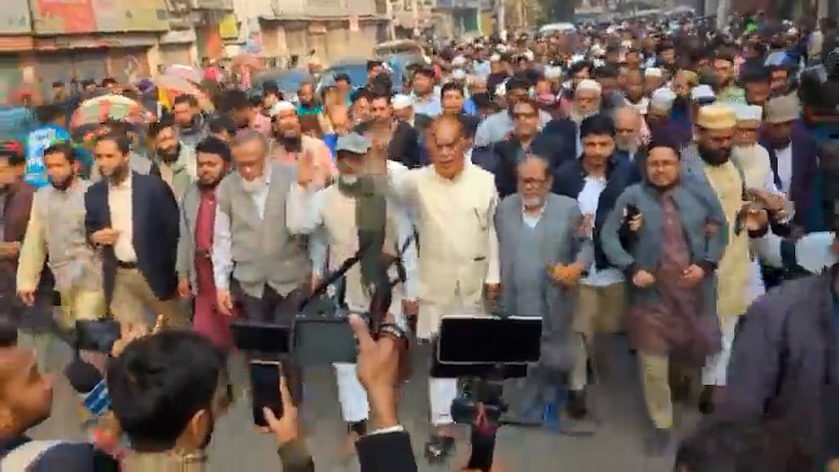 নারী কর্মীদের হেনস্তার প্রতিবাদে জামায়াতের বিক্ষোভ মিছিল