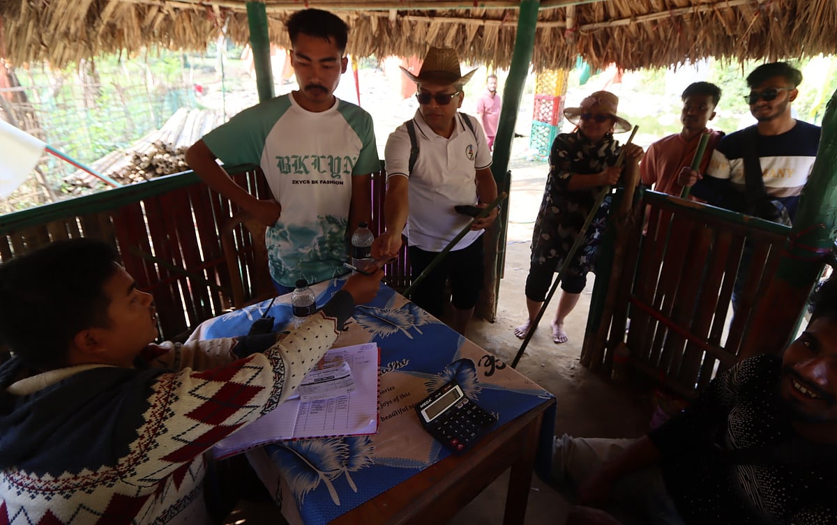 নির্ধারিত জায়গা থেকে টিকিট সংগ্রহ করতে হয়। 