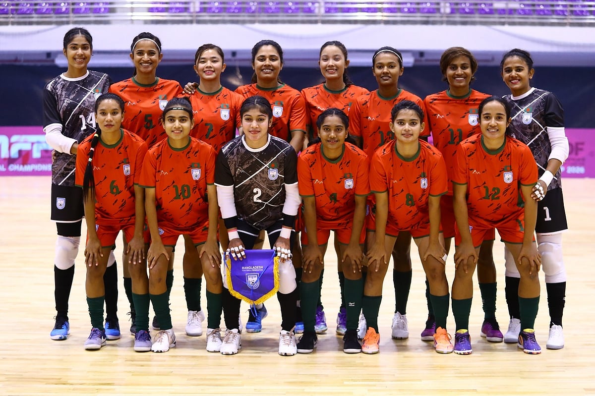 শ্রীলঙ্কাকে উড়িয়ে পয়েন্ট তালিকার শীর্ষে সুমাইয়া-সাবিনারা