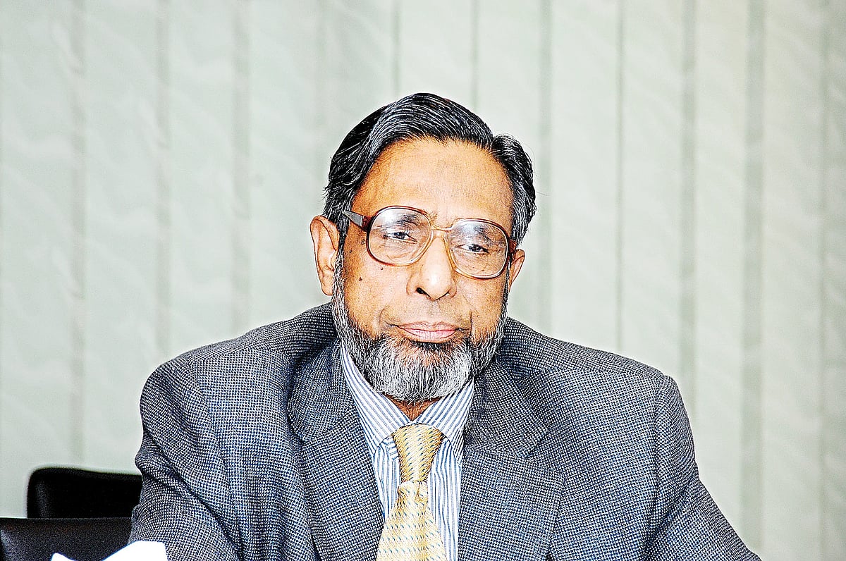 সাবেক তত্ত্বাবধায়ক সরকারের উপদেষ্টা এম হাফিজ উদ্দিন খান আর নেই