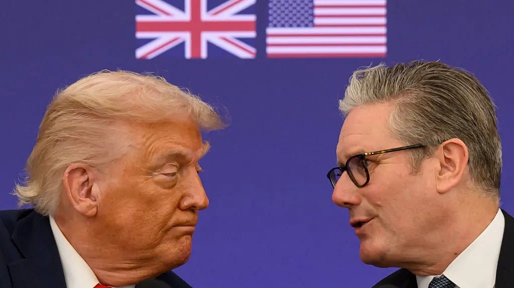 ইরানে হামলায় মার্কিন বাহিনীকে নিজেদের ঘাঁটি ব্যবহারের অনুমতি যুক্তরাজ্যের