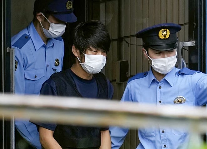 জাপানের সাবেক প্রধানমন্ত্রী শিনজো আবের হত্যাকারীর বিরুদ্ধে সাজা ঘোষণা