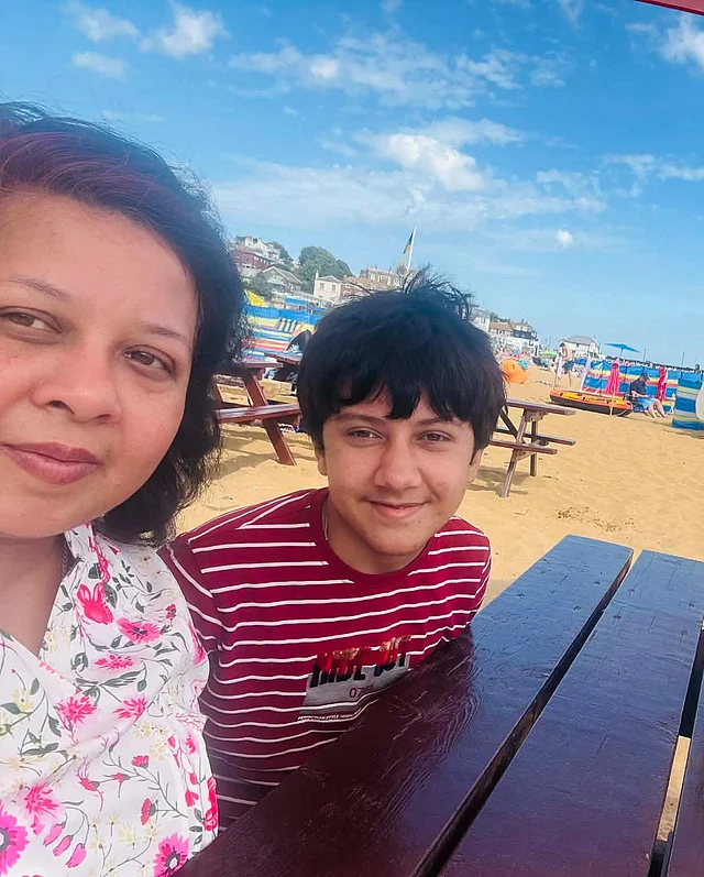 মায়ের সঙ্গে রিস