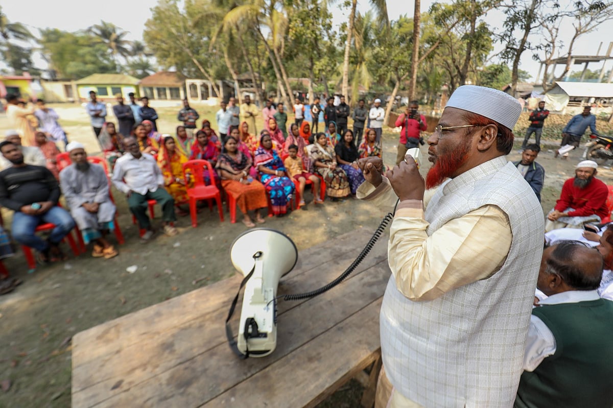 দিনভর প্রচারণা চালালেন মিয়া গোলাম পরওয়ার