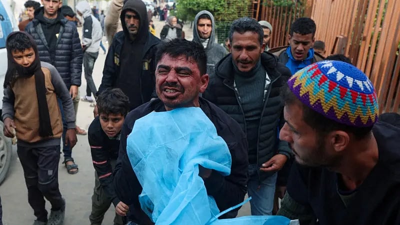 গাজায় ইসরায়েলি বাহিনীর হামলায় ৩ সাংবাদিকসহ ১১ জন নিহত