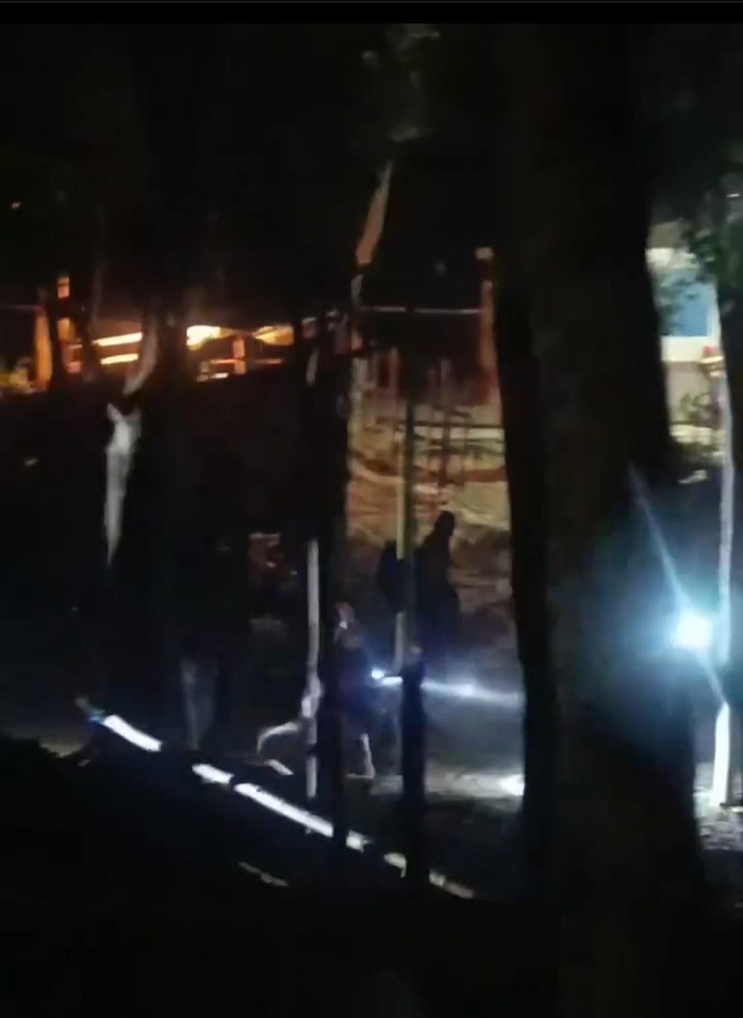 ফরিদপুরে সেচ নিয়ে বিরোধের জেরে টর্চ জ্বালিয়ে বসতবাড়িতে হামলা, আহত ৯