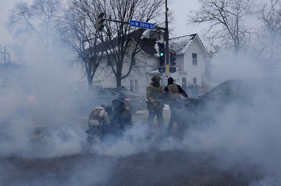 আইসিই কী, যুক্তরাষ্ট্রে কেন তাদের অভিযান নিয়ে এত বিতর্ক