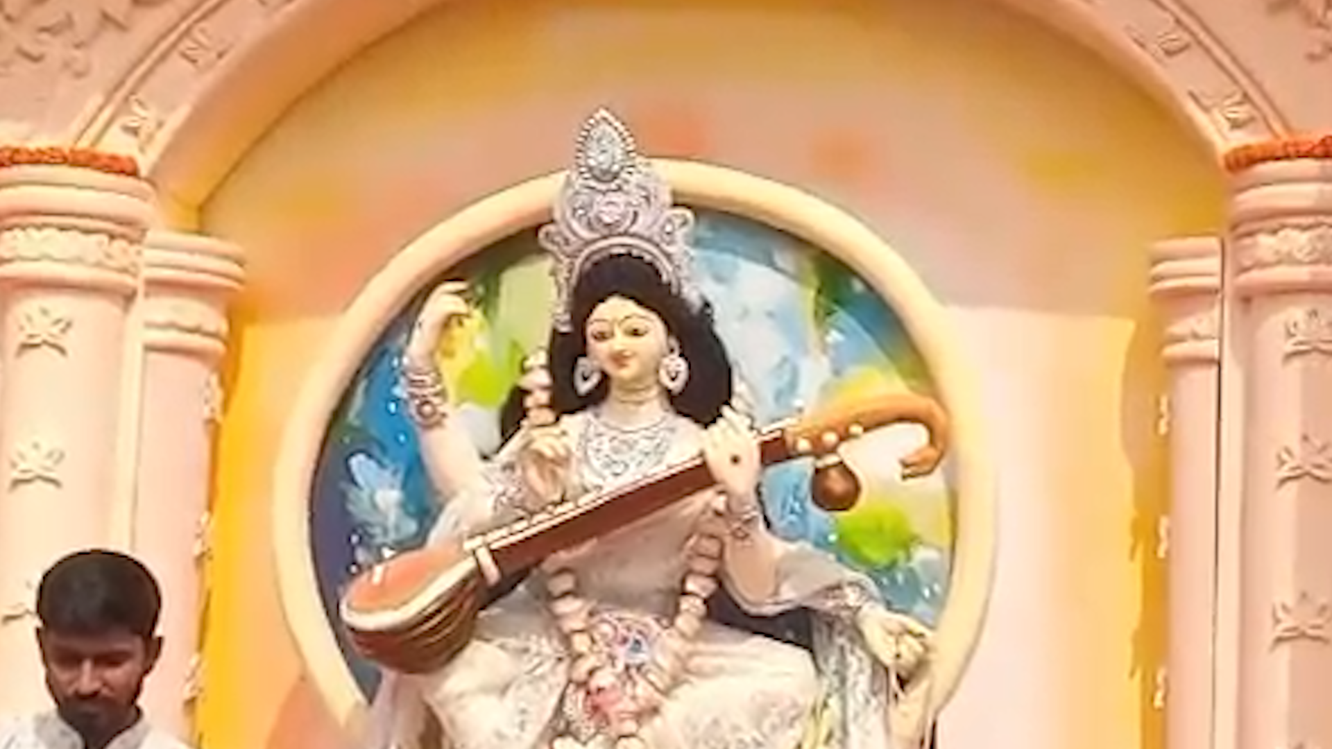 জগন্নাথ হলে উদ্‌যাপিত হচ্ছে সরস্বতীপূজা