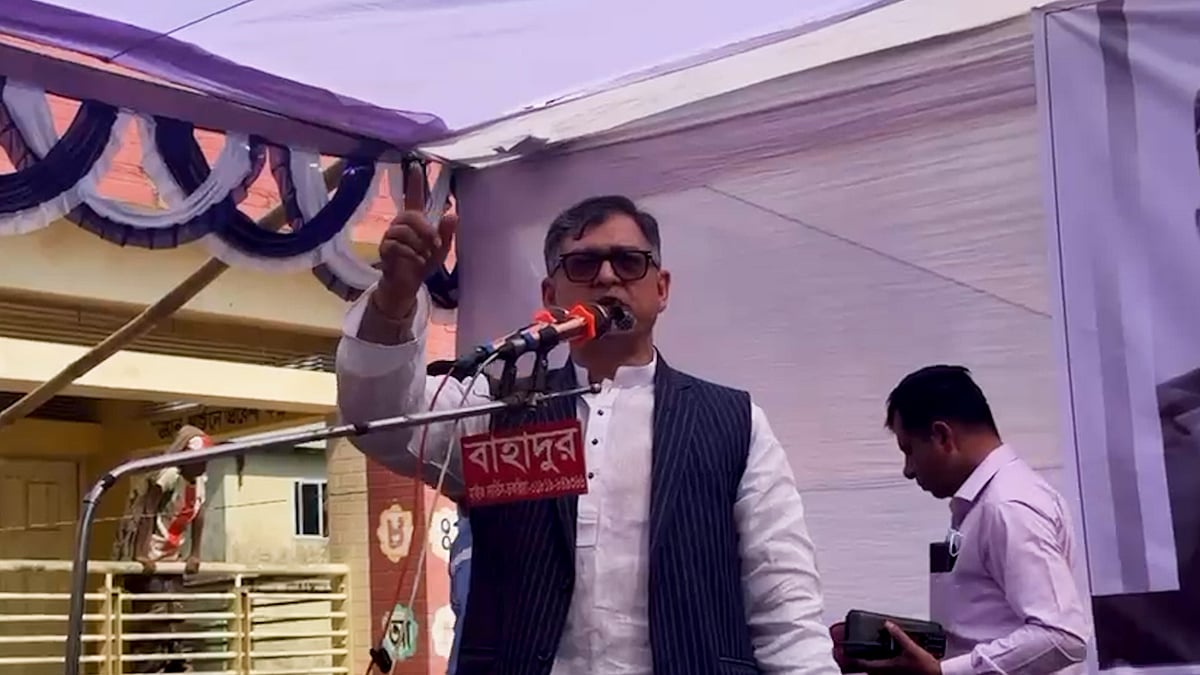 বিদেশি শক্তির গোলামি করে বাংলাদেশে রাজনীতি করছে একটি দল: সালাহউদ্দিন আহমদ