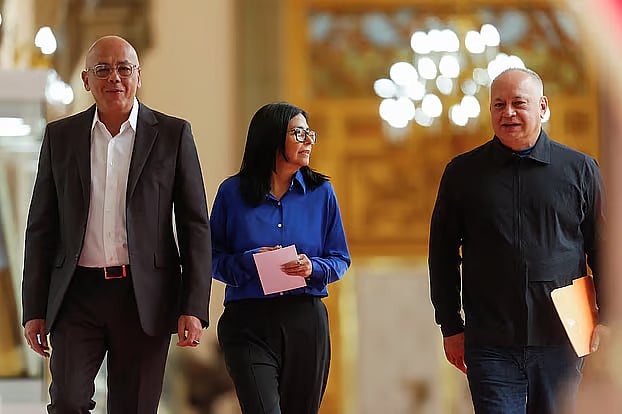 তাহলে মাদুরোকে যুক্তরাষ্ট্রের হাতে তুলে দেওয়ার ক্ষেত্রে দেলসিরও কি ভূমিকা ছিল