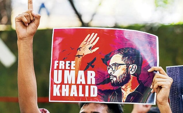 ভারতের বিচারব্যবস্থা যেভাবে ‘জনবিরোধী’ হয়ে উঠল