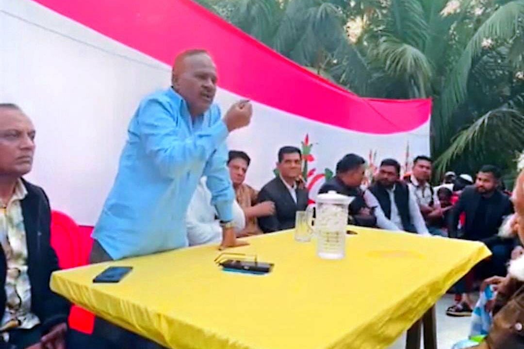 আমগোরে ভোট দাও, মামলাও খাইতা ন, হামলাও খাইতা ন: নির্বাচনী সভায় বিএনপি নেতা