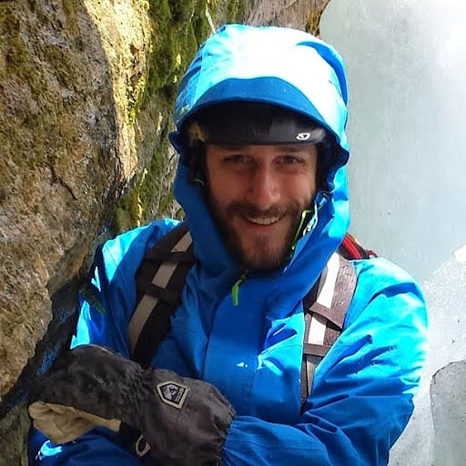 মিনিয়াপোলিসে আইসিই এজেন্টদের গুলিতে নিহত কে এই অ্যালেক্স প্রেটি