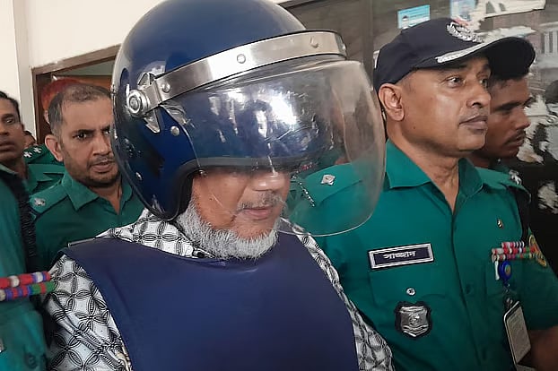 ডিএমপির সাবেক কমিশনার আছাদুজ্জামানসহ স্বজনদের দেশত্যাগে নিষেধাজ্ঞা