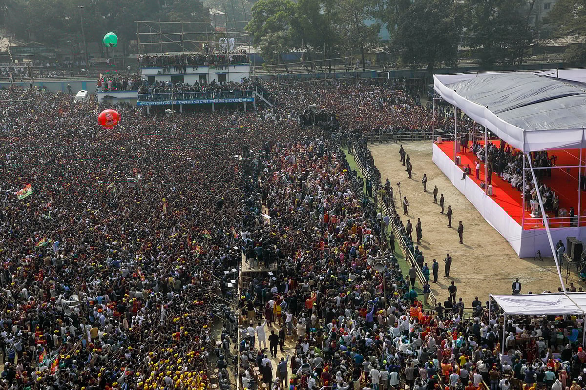 নির্বাচনী প্রচারে সরগরম ভোটের মাঠ