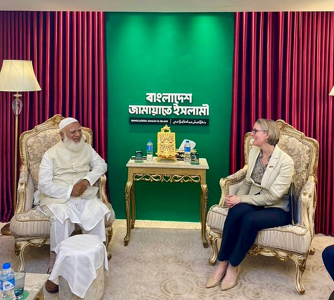 জামায়াতের আমিরের সঙ্গে যুক্তরাজ্যের হাইকমিশনারের সৌজন্য সাক্ষাৎ
