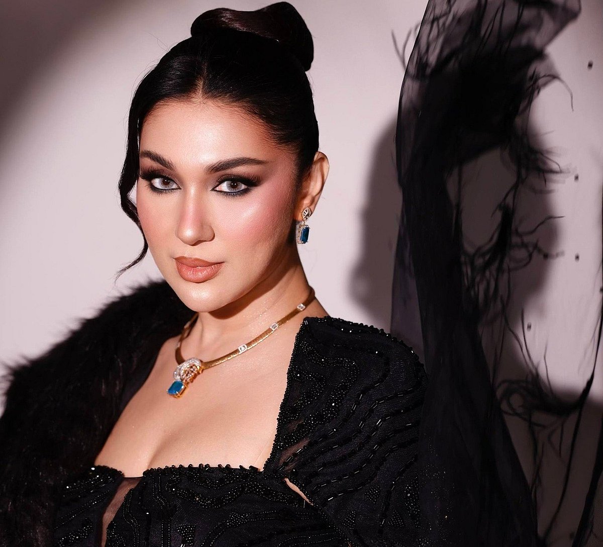 নতুন সাজে অপু, ভক্ত বললেন, ‘তুর্কি নায়িকার মতো লাগছে’