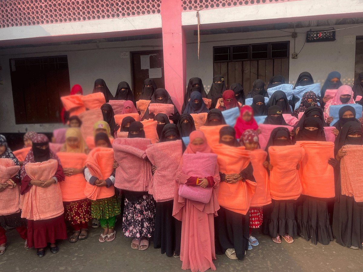 মেঝের ঠান্ডা থেকে রক্ষা পেল দুটি মাদ্রাসার আবাসিক শিক্ষার্থীরা