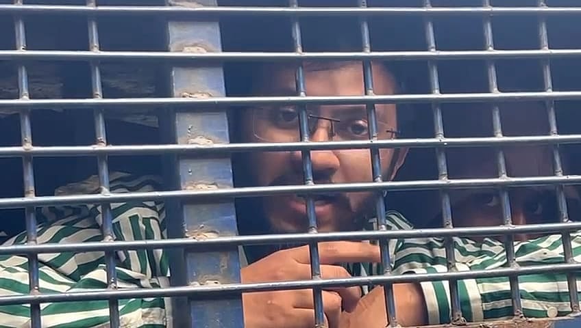 ‘বাবা আমাকে জায়গা দিছে, এ জন্য কি আমি জেল খাটব’