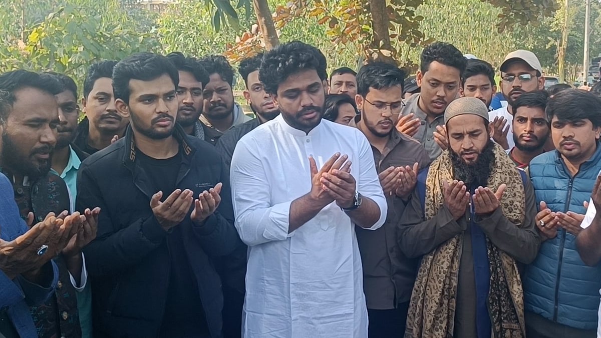 এই নির্বাচনের মাধ্যমে জুলাই শহীদদের স্বপ্নের বাংলাদেশ প্রতিষ্ঠিত হবে: আসিফ মাহমুদ