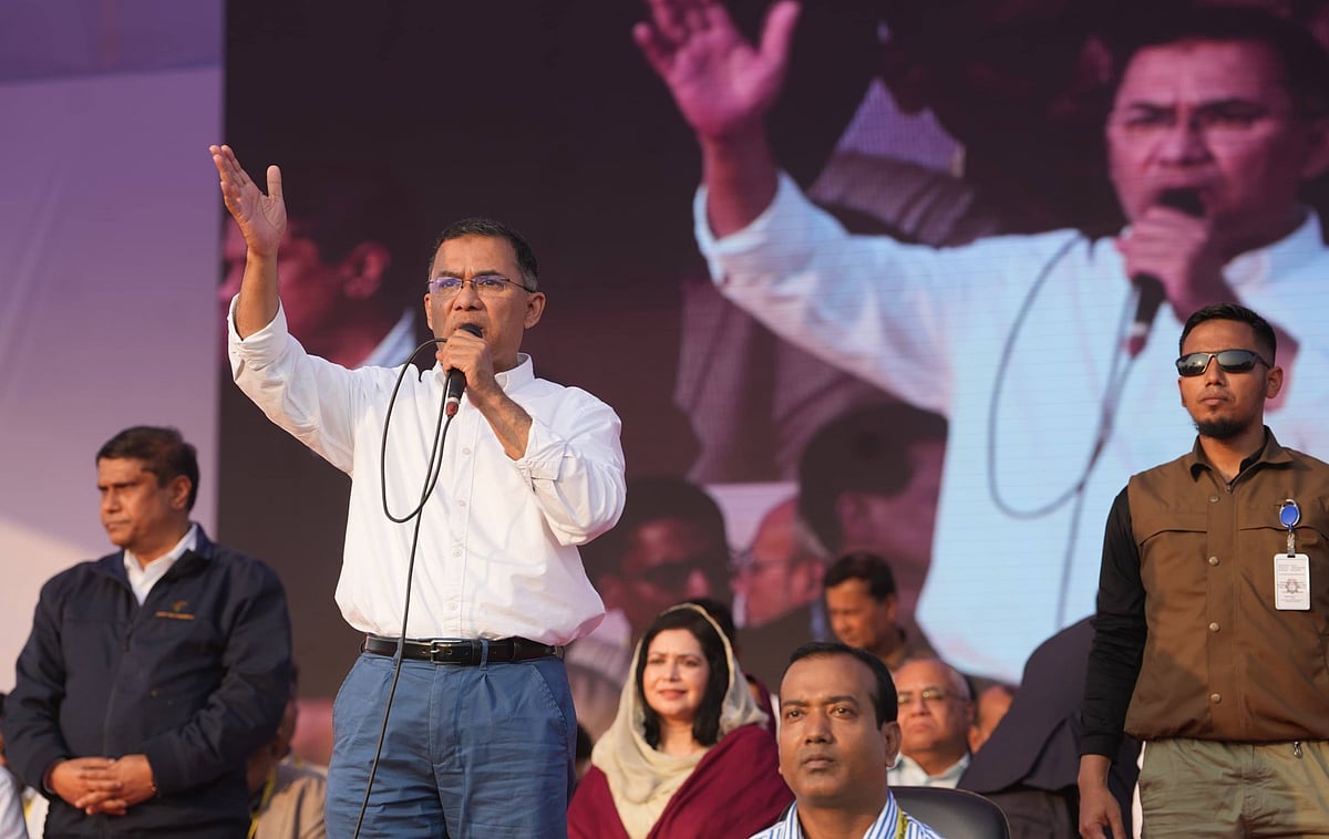 তাহলে জামায়াতের দুই শীর্ষ নেতা মন্ত্রিত্ব ছাড়েনি কেন