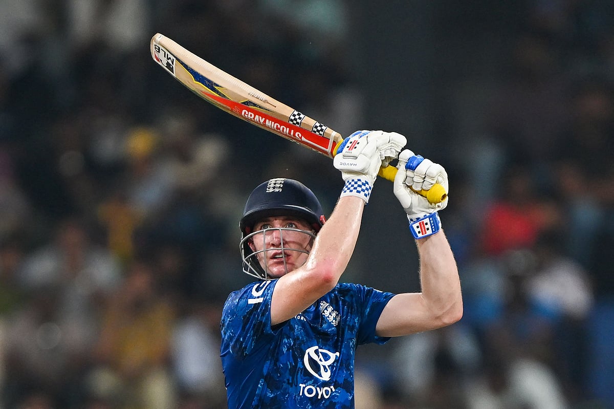 কলম্বোতে ব্রুক ঝড়: শেষ ১০ ওভারেই ১০১ রান, এই তালিকায় আরও যারা