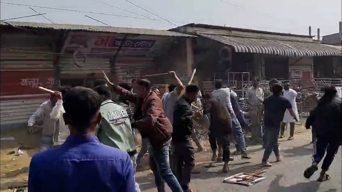 ফেসবুকে পোস্টকে কেন্দ্র করে বিএনপি-জামায়াত সংঘর্ষ