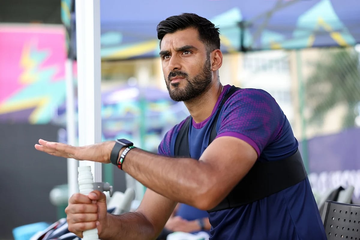 পাকিস্তানি বংশোদ্ভূত শরীফের ভিসা নিয়ে আইসিসিতে তাকিয়ে স্কটল্যান্ড