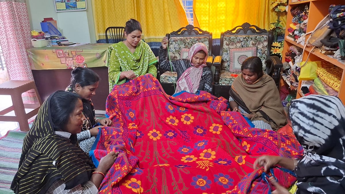 চাঁপাইনবাবগঞ্জের নকশিকাঁথার বিশেষত্ব ক্রস স্টিচ