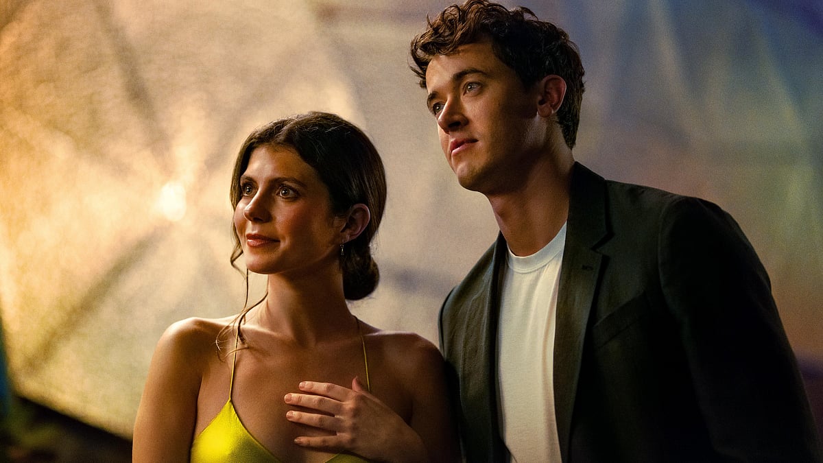 থ্রিলার নয়, বিশ্বজুড়ে ঝড় তুলেছে এই রোমান্টিক সিনেমা