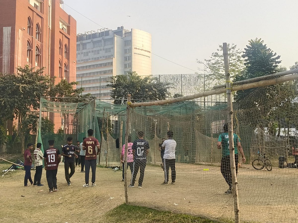 কান ধরে ওঠবস করানো শিশুরা মাঠে আর খেলতে আসেনি