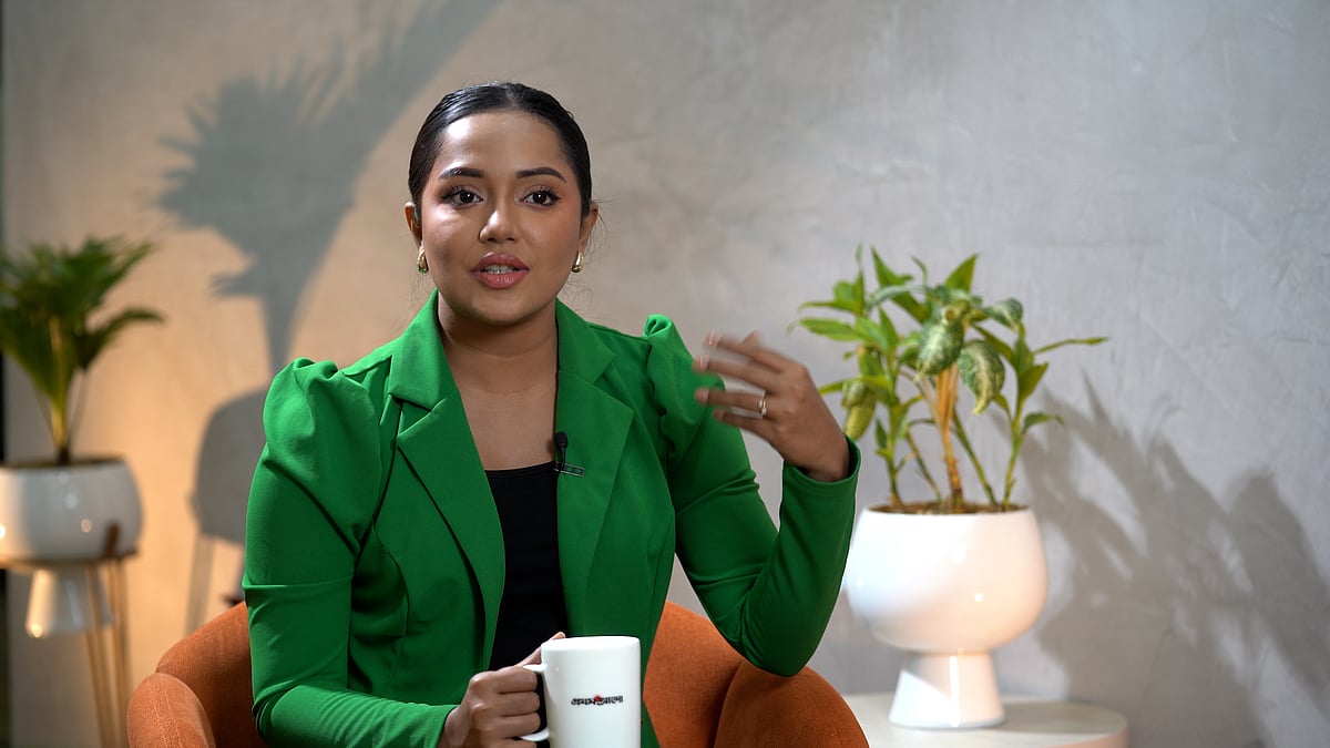 নিজের কাজের ভুল নিজেই ধরেন সামিরা খান মাহি